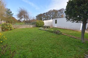 ** UNDER OFFER WITH MAWSON COLLINS ** Macoma, Le Petit Marais